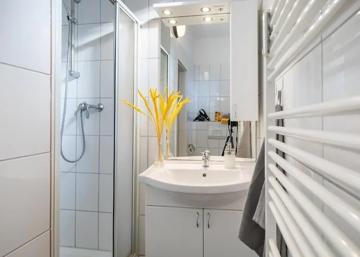 Beautiful 2 Bedroom Incl Parking * Hamburg
